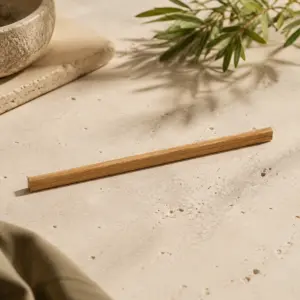Reverso de regla de madera de sección cuadrada personalizable.