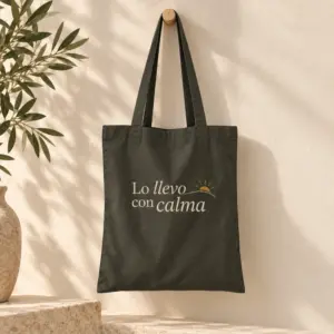 Tote Alba en khaki, vista principal con personalización a color.