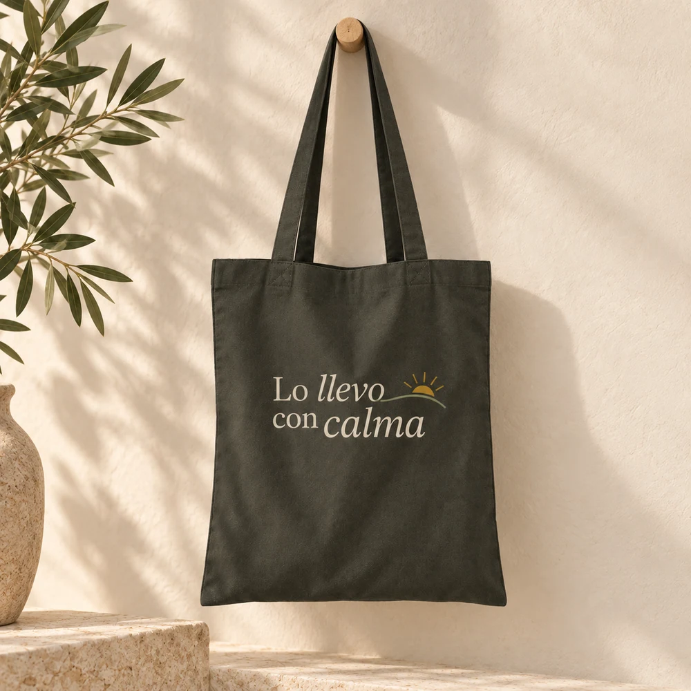 Tote Alba en khaki, vista principal con personalización a color.